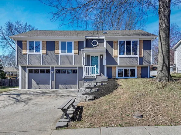 1116 NE Pierce Pl, Lees Summit, MO 64086