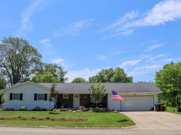 1009 Hilltop Dr, Morrison, IL 61270