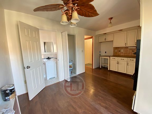 2nd image of 832 Hollywood Ave Floor 2