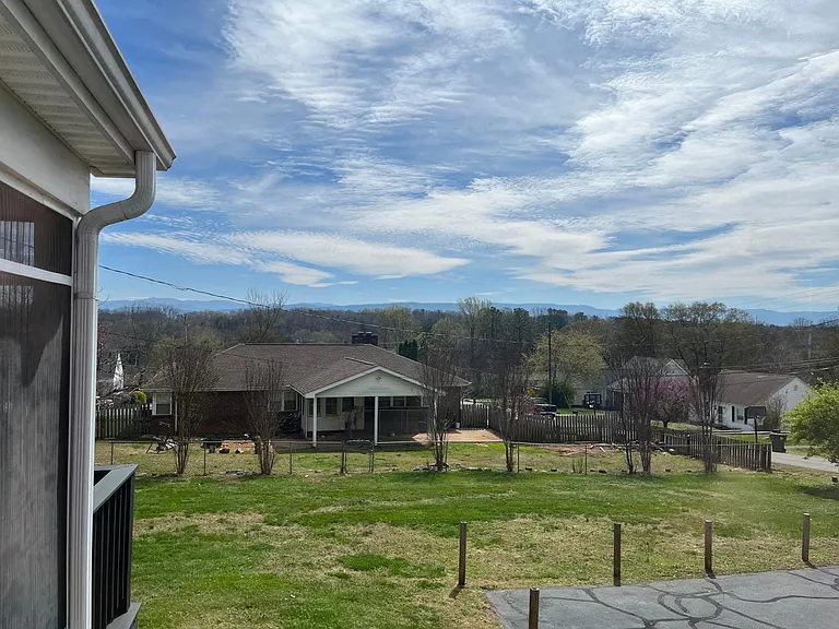 1024 Sterling Ave — Photo 4