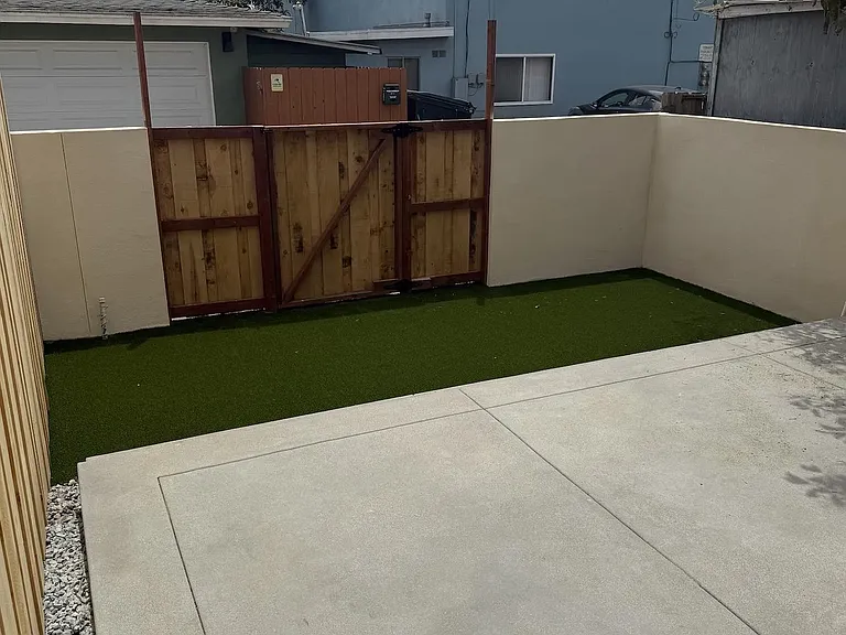 291 Ebony Ave — Photo 33