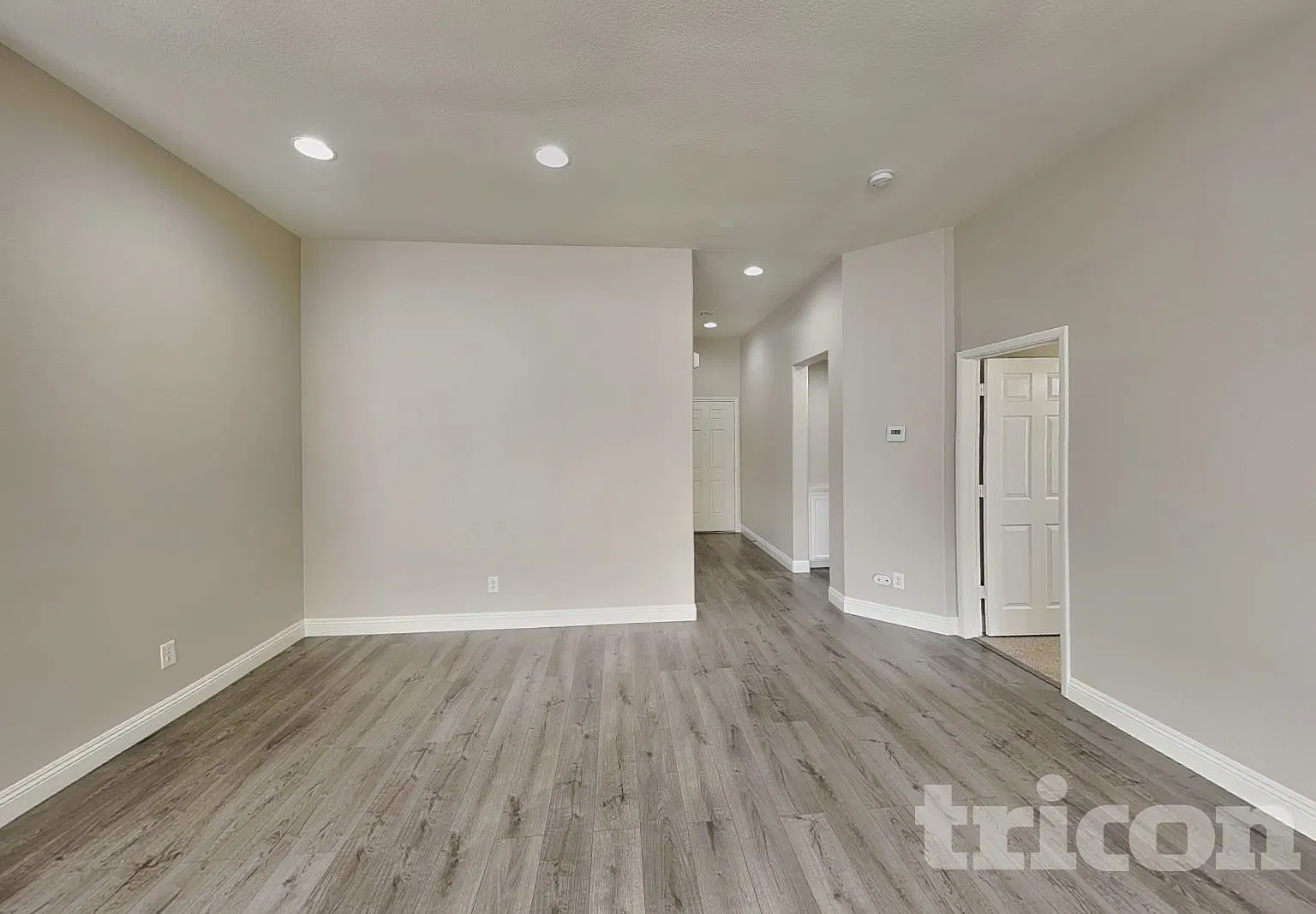 6211 Cumberland Gap Avenue Las Vegas NV — Photo 2