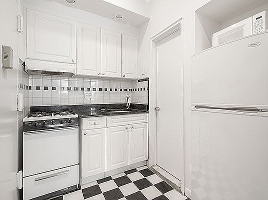 1st image of 1640 York Ave APT 3A