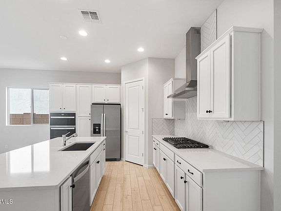 4th image of 18148 E Tiffany Drive