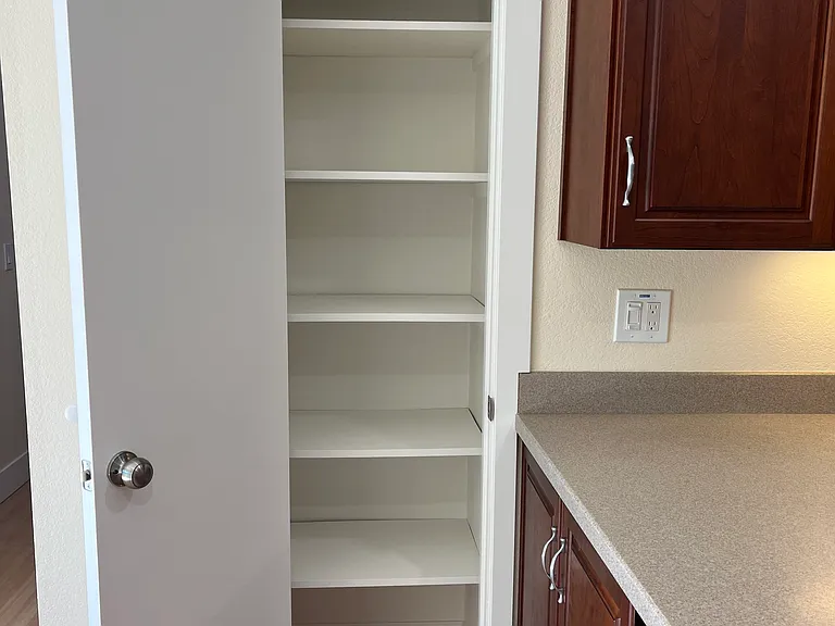 760 Bowen Ct — Photo 9