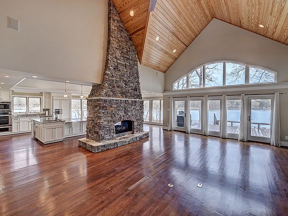 3rd image of 193 Gainswood Dr