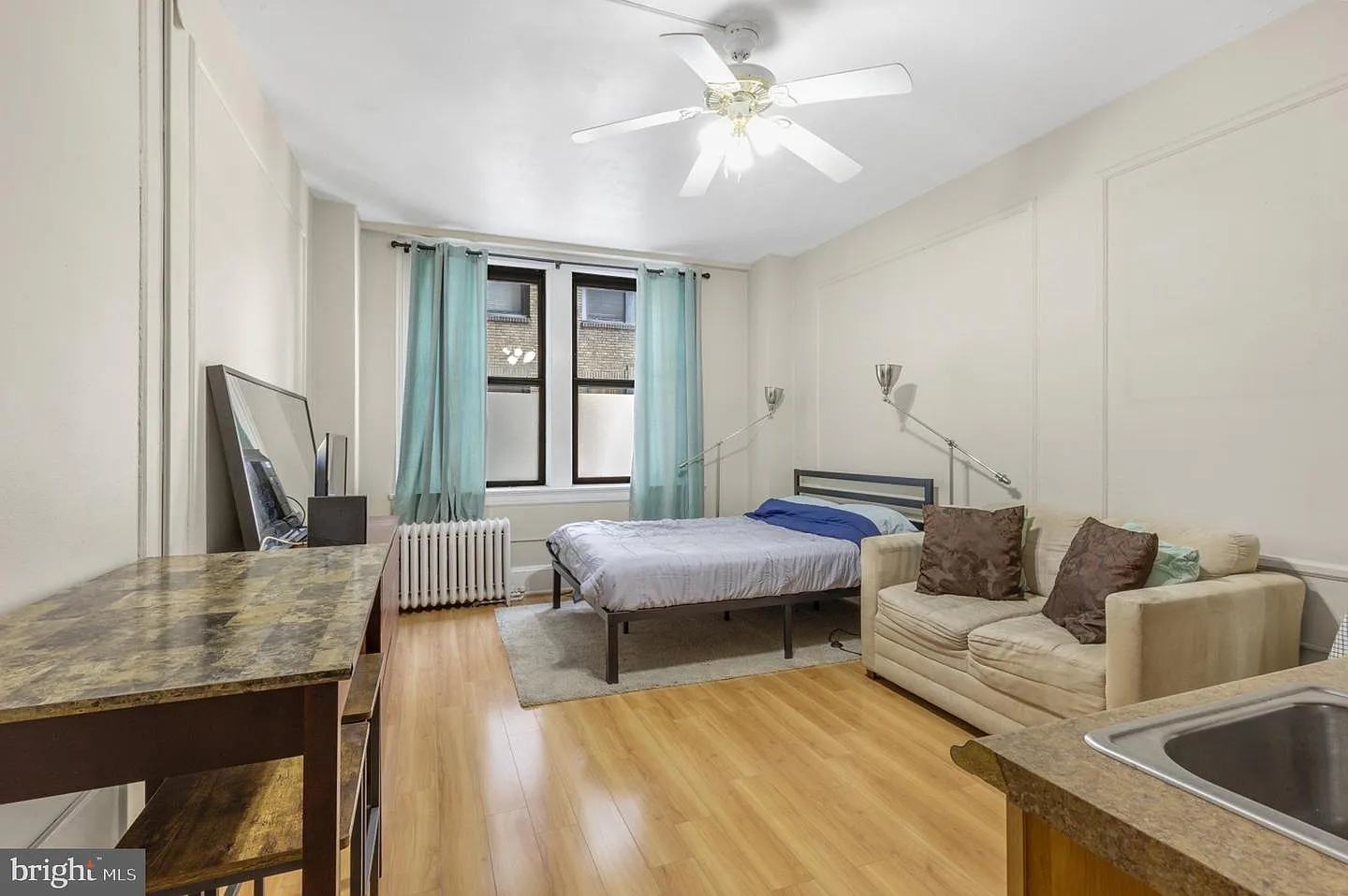 1324 Locust St APT 329 photo 1