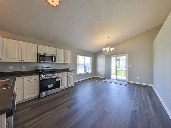 3rd image of 12708 Braddock Ln