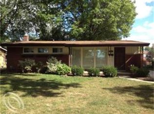 9236 Idaho St, Livonia, MI 48150
