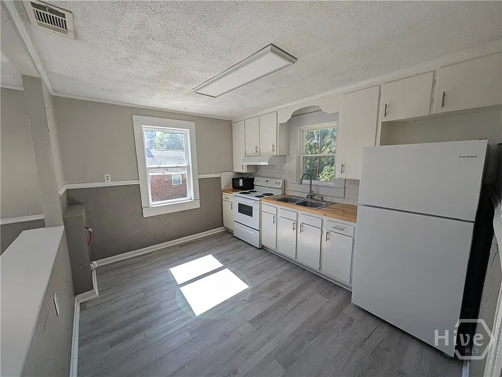 2 bed, 1.0 bath, 775 sqft, $1,450 — Photo 2