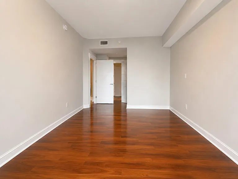 410 Evernia St #506 — Photo 10