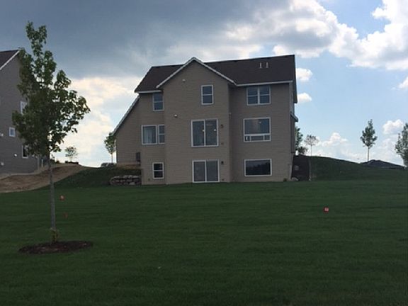 2nd image of 2551 Woods Dr