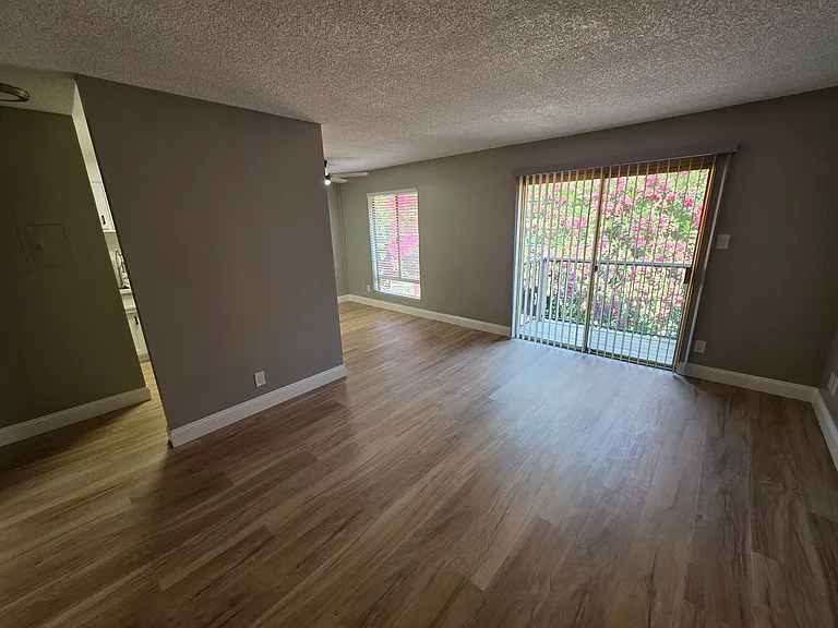 Providence House Apartments — Photo 20