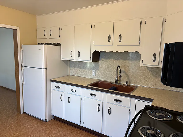 710 Cedar Ave — Photo 4