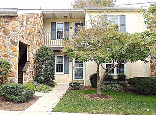 205 Valley Stream Ln, Chesterbrook, PA 19087