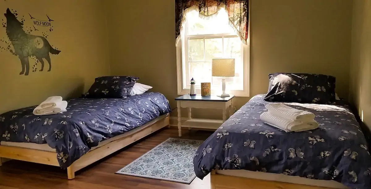 103 Sportsman Circle Northeast - 1 — Photo 2