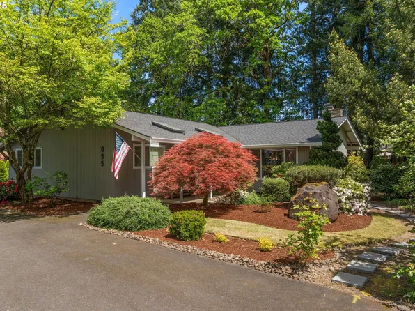 855 NE Rogahn St, Hillsboro, OR 97124