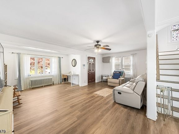 4th image of 271 Lansdowne Ave
