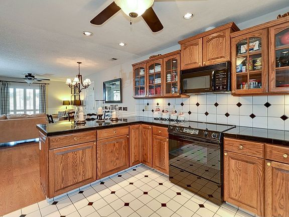 5th image of 1139 Bird Ave APT 6