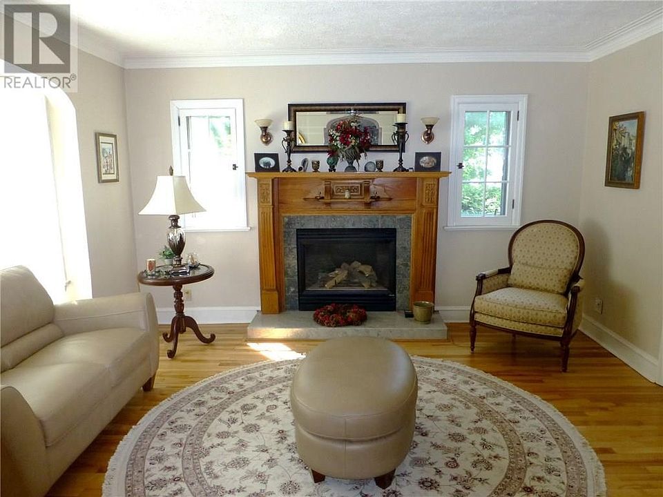 2nd image of 588 Cole Ave