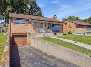 724 Hastings St, Elgin, IL 60120