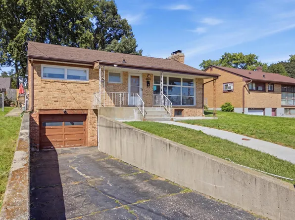724 Hastings St, Elgin, IL 60120