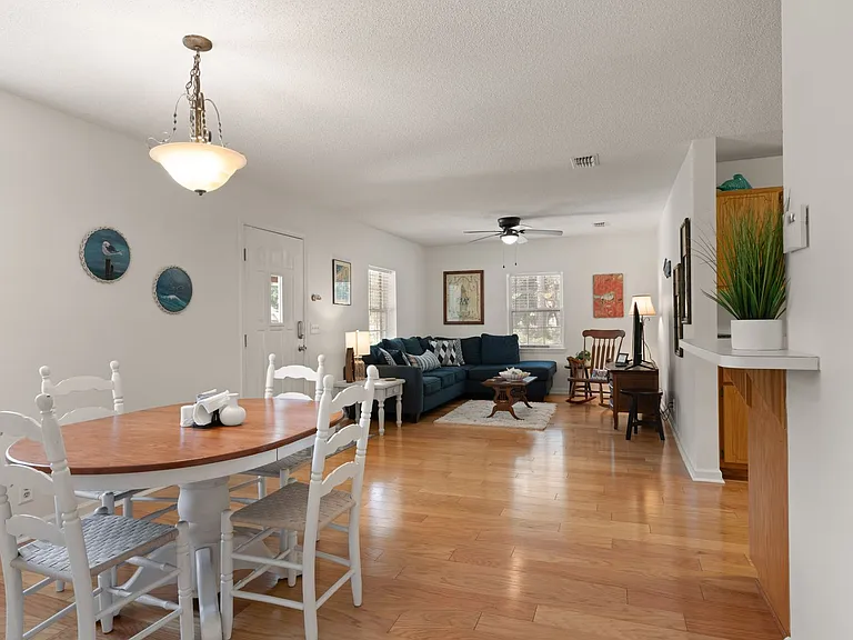 501 Bailey St — Photo 6