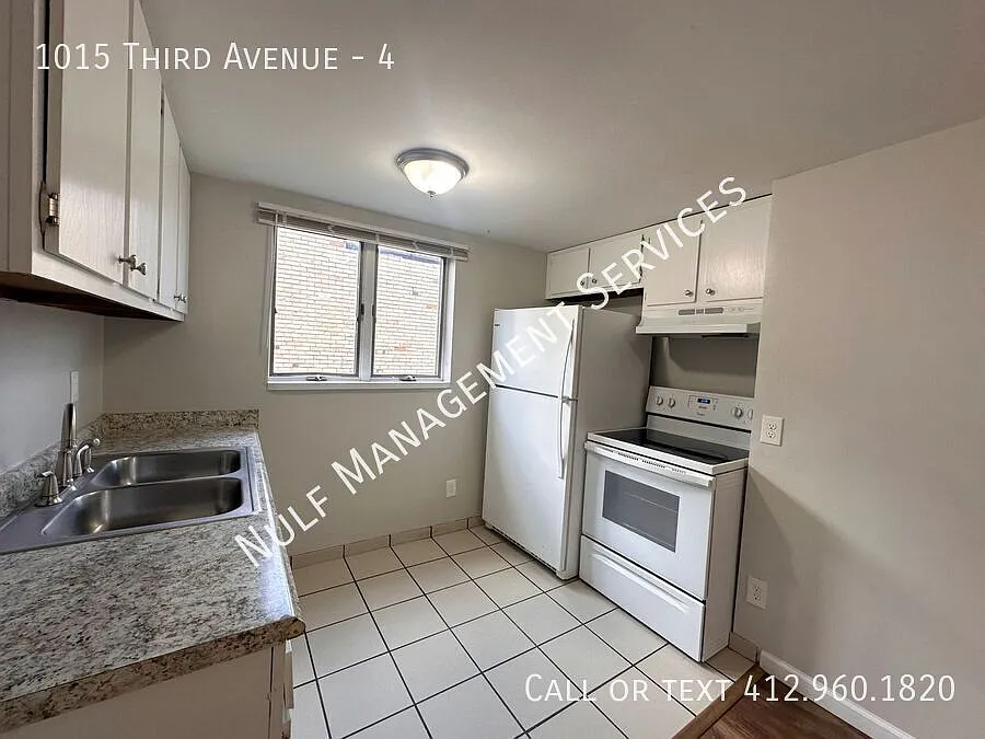 2 Bed 1 Bath Apartment in Coraopolis — Photo 2