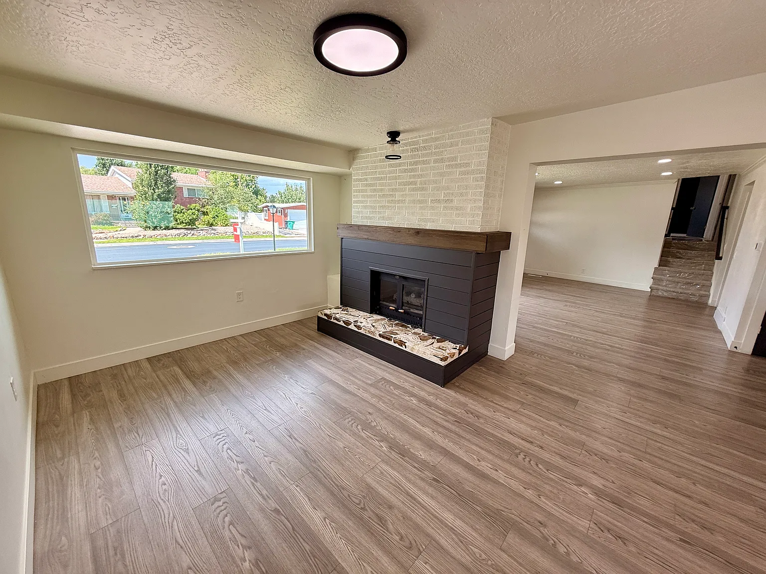 4 bed, 2219 sqft, $2,700 — Photo 4