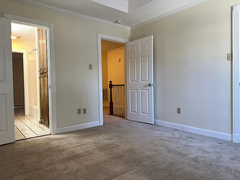 5029 Claycut Rd #4 — Photo 13