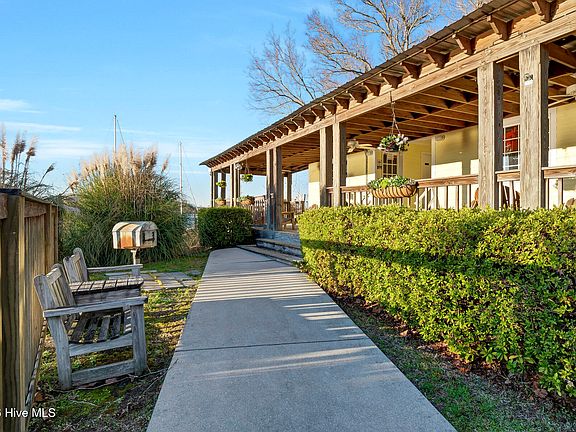 4th image of 1701 N Jel Wade Drive #29