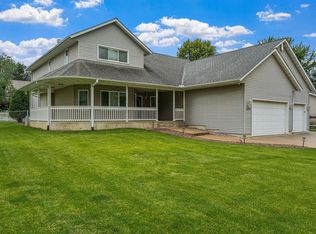 1329 Springwood Ln, Faribault, MN 55021