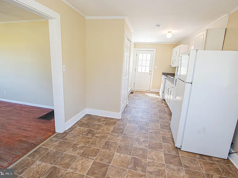 602 E Main St — Photo 29