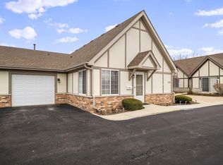 1894 Willow Circle Dr, Crest Hill, IL 60403