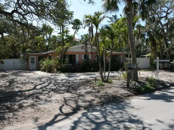 144 Garden Ln, Sarasota, FL 34242