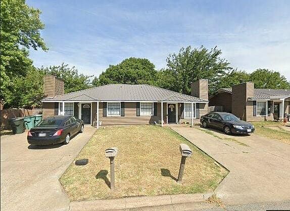 1st image of 3112 Versaille Dr