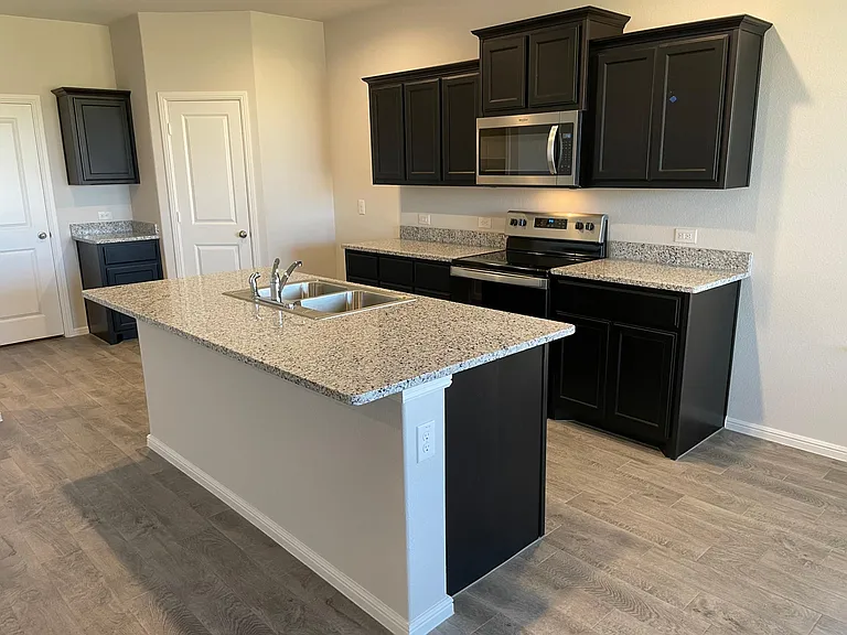 9320 Red Brush Trl — Photo 3