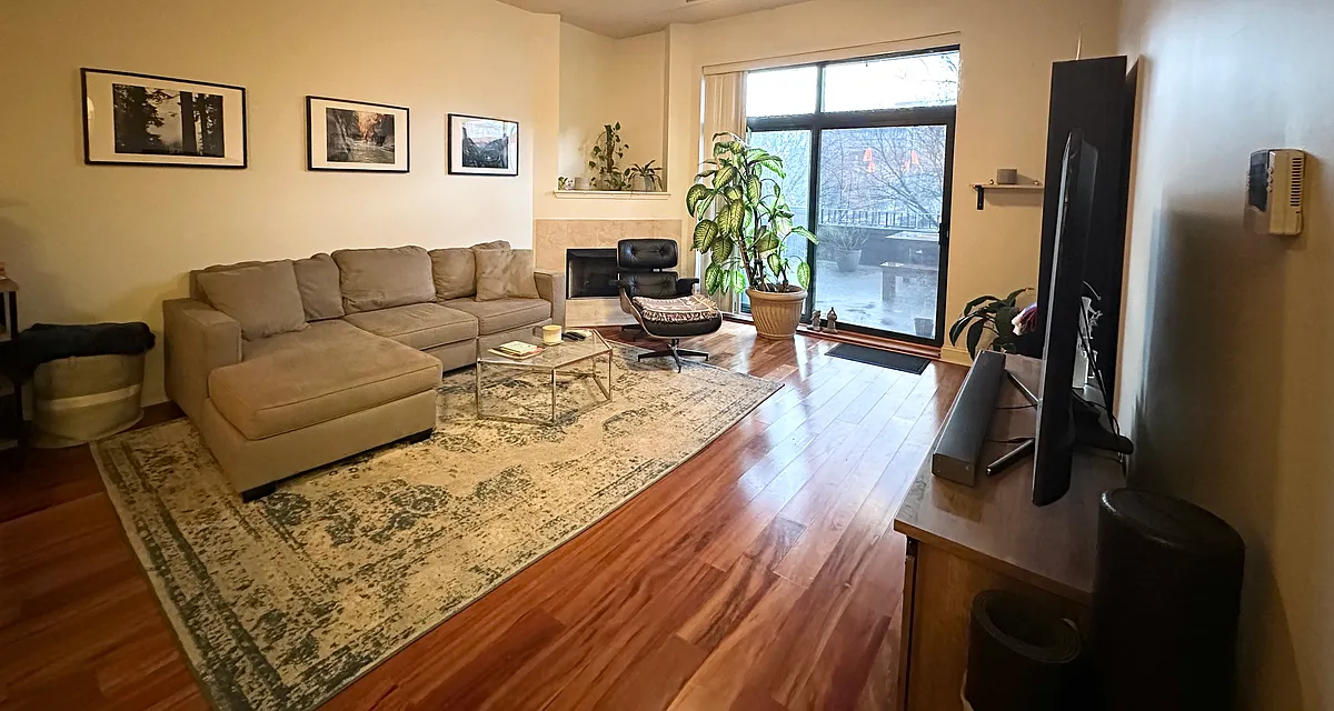 Building Photo - 1301 W Washington Blvd #209