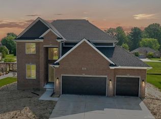 1124 Carpenter Dr, Pontiac, MI