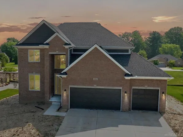 1124 Carpenter Dr, Pontiac, MI 48340