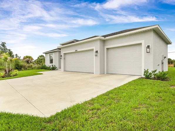 7296 Donahue St, Port Charlotte, FL 33981