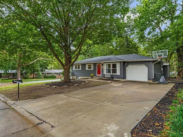 3213 Highland Cir, Manhattan, KS 66503