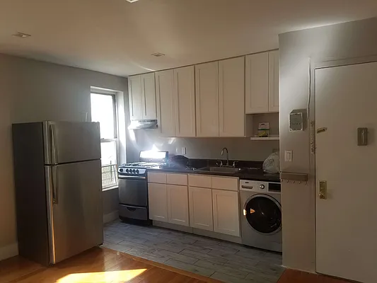 Rented by Premier One Realty LLC | media 6