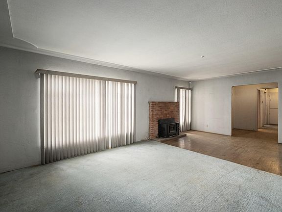 3rd image of 504 S Fruit Avenue