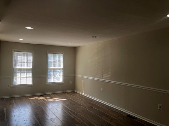 3rd image of 4410 Holly Ave
