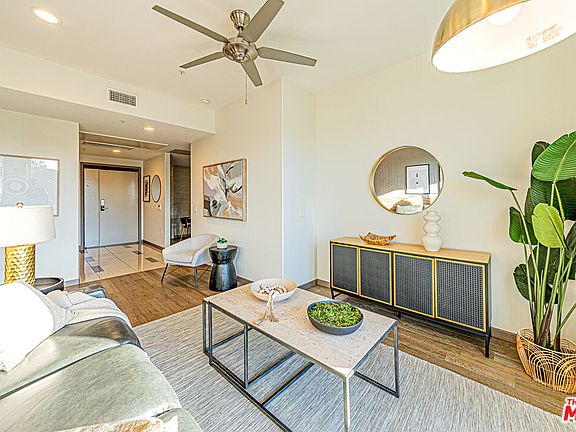 5th image of 903 S New Hampshire Ave #403