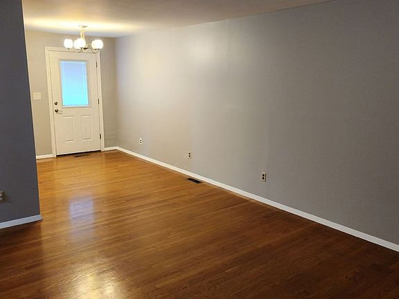 4th image of 1602 Elson St
