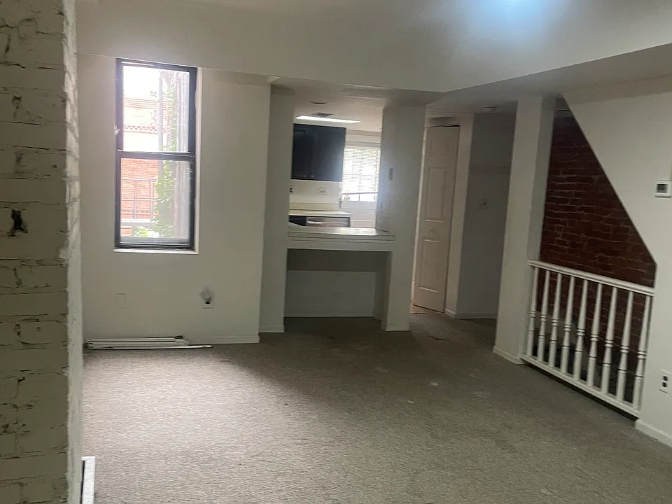 717 W 10th St #2