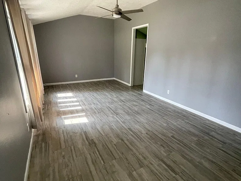 2914 Bainbridge St — Photo 3
