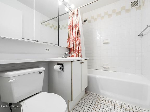 5th image of 1 River Pl APT 1601